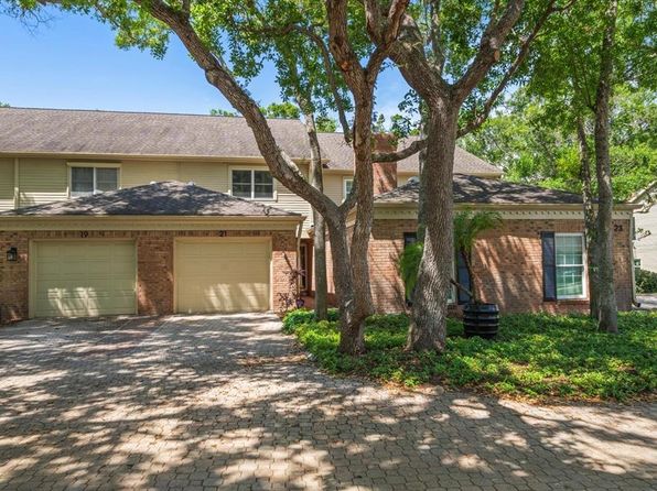21 Pelican Pl, Belleair, FL 33756