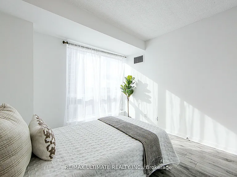11 Lee Centre Dr #703 — Photo 15