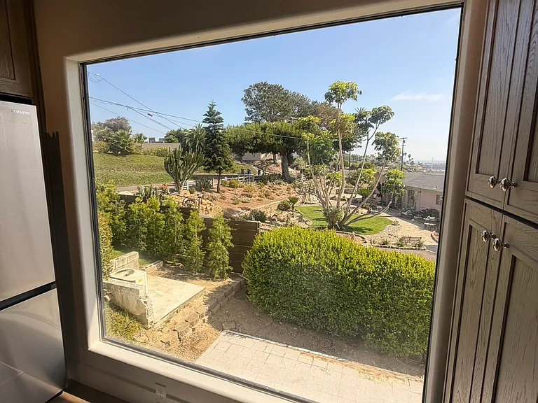 683 Marine View Ave #2 — Photo 8