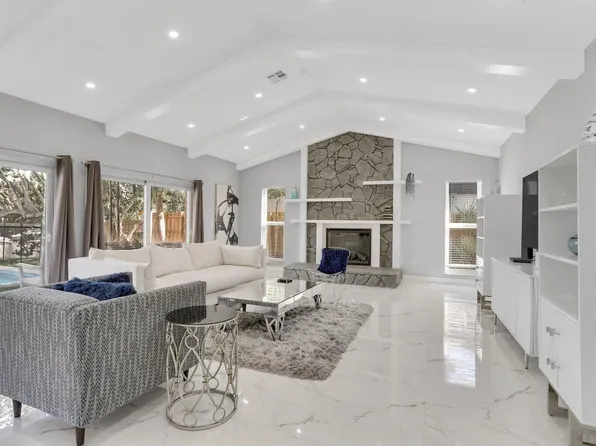 2019 NE 14th Ct, Fort Lauderdale, FL 33304