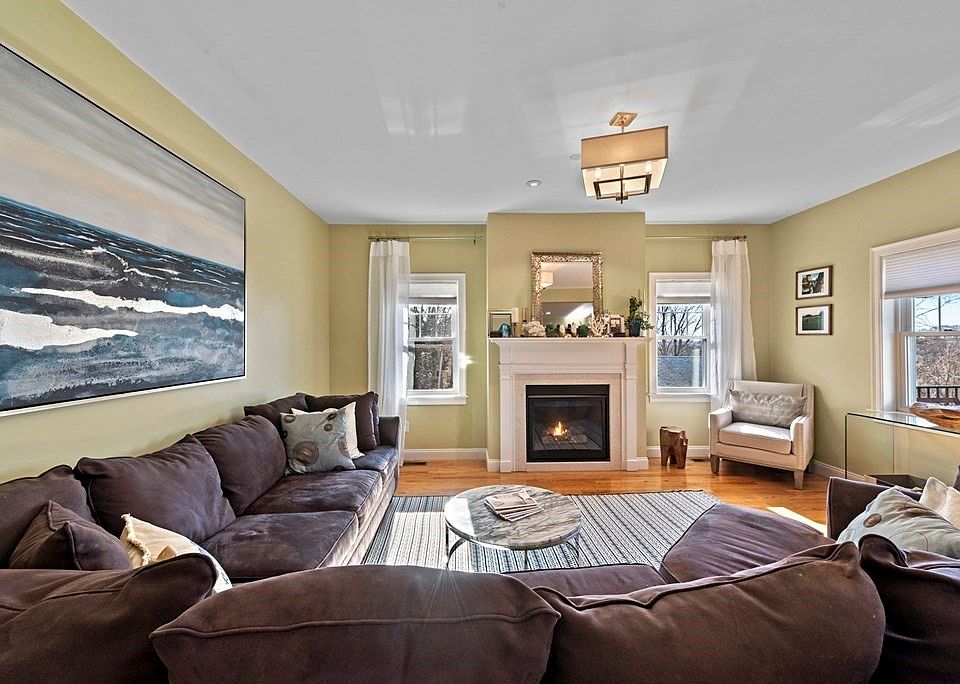 1st image of 19 Buena Vista St #A
