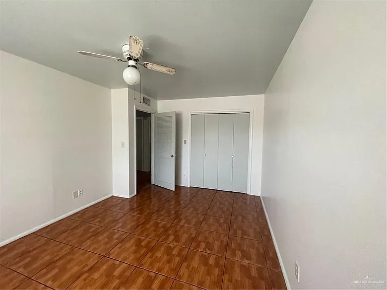 1902 Charles Cir — Photo 12