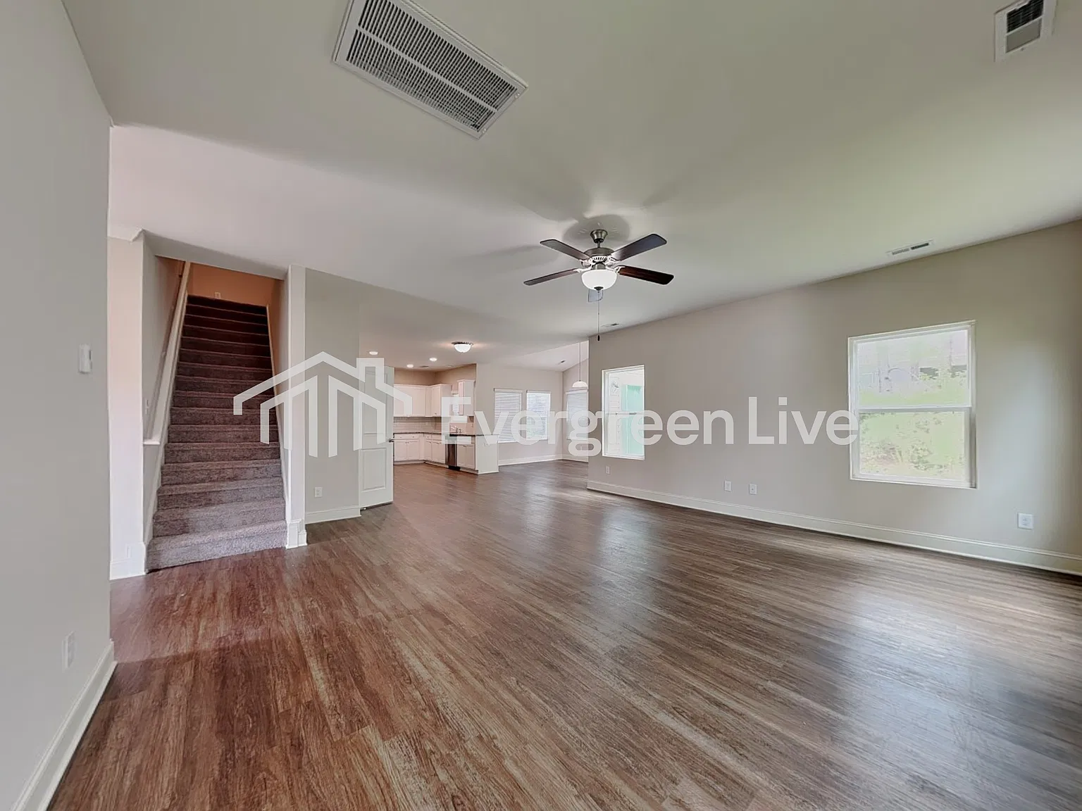 4 bed, 2.5 bath, 2282 sqft, $2,295 — Photo 2
