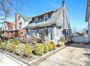4223 204th St, Bayside, NY 11361