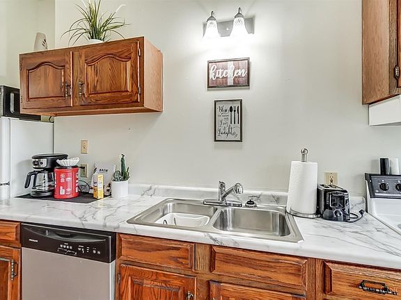 5th image of 2126 Alpine Pl APT 1