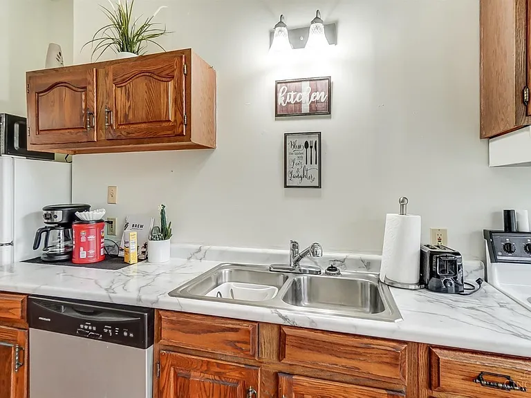 2126 Alpine Pl #1 — Photo 5