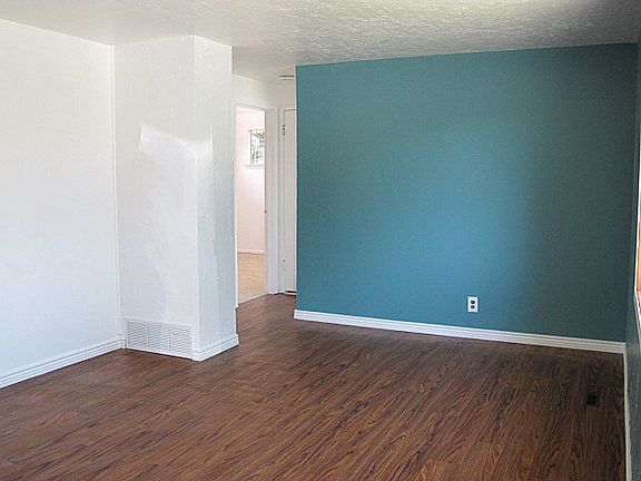 2nd image of 1040 Cathryn Ave