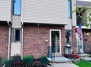 340 Village West Dr S, Lapeer, MI