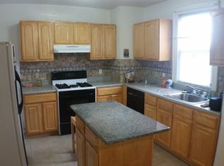3999R Secor Ave, Bronx, NY 10466