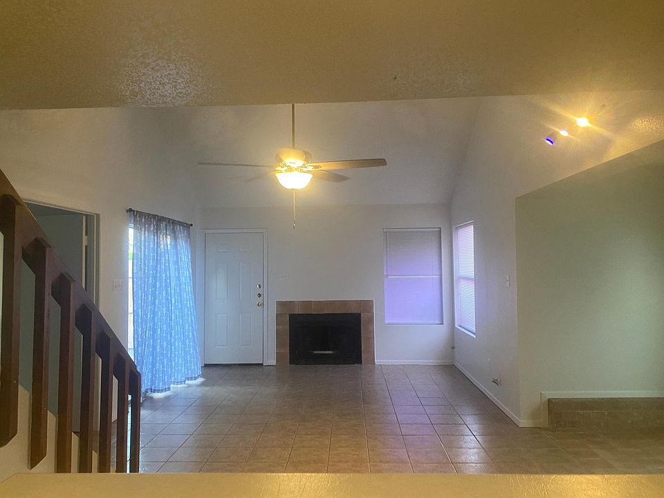 1st image of 3211 Pearl St APT 202
