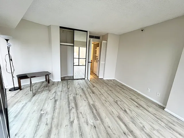 1 bed, 590 sqft, $2,500 — Photo 2