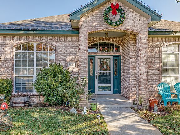 2nd image of 6813 Zapata Ln
