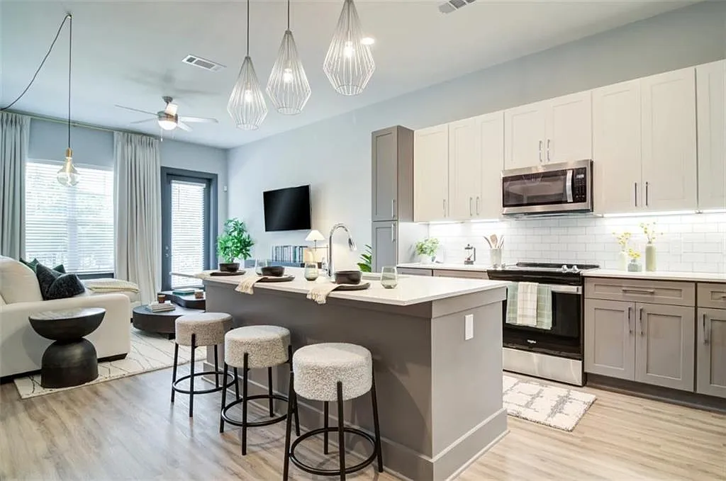 2 bed, 2.0 bath, 1354 sqft, $2,396 — Photo 1