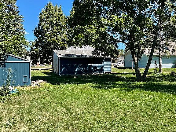 5th image of 513 N Josephine Ave