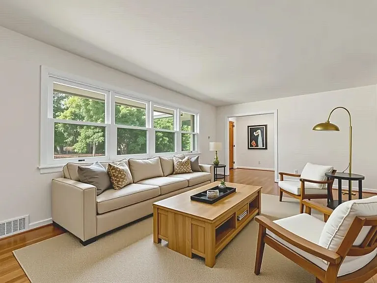 2127 Desmond Dr — Photo 11