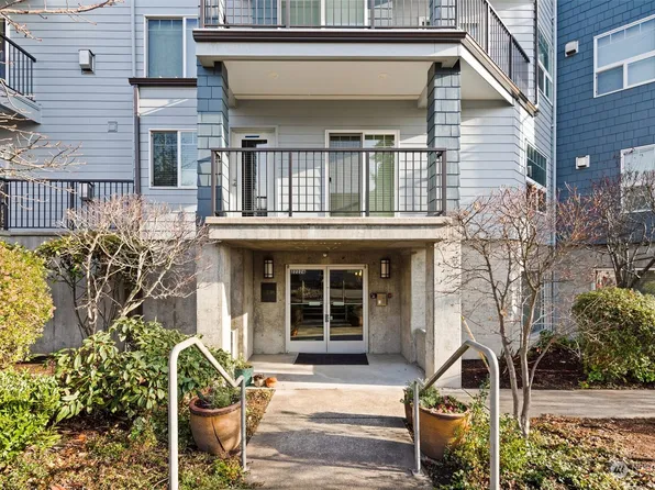 22226 6th Avenue S #302, Des Moines, WA 98198