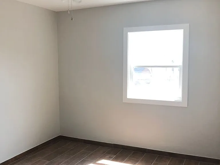 11818 S Main St — Photo 8