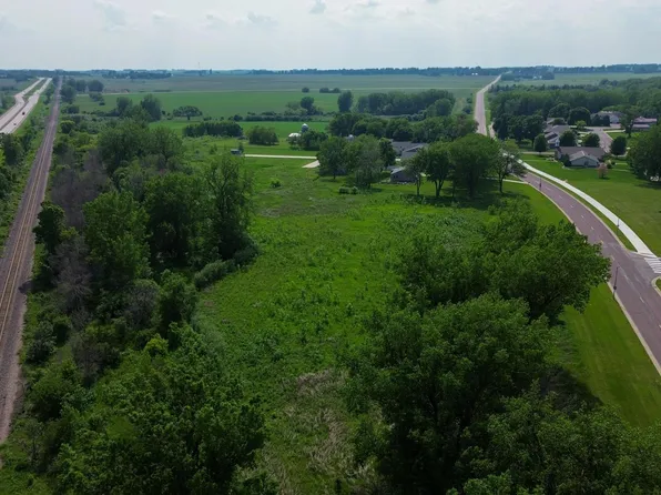 1st Ave SW, Worthington, MN 56187