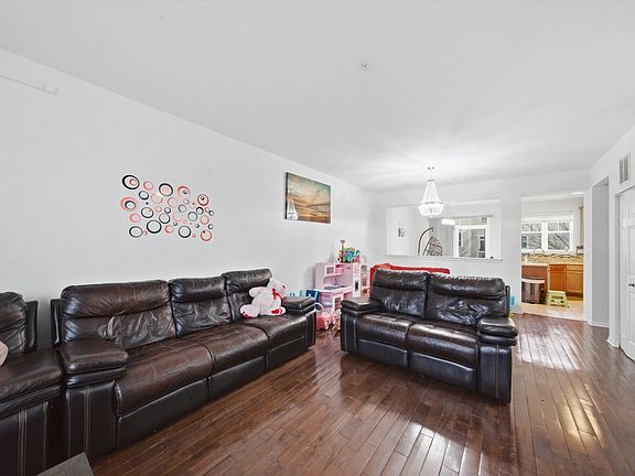 2nd image of 1116 Tuscany Dr