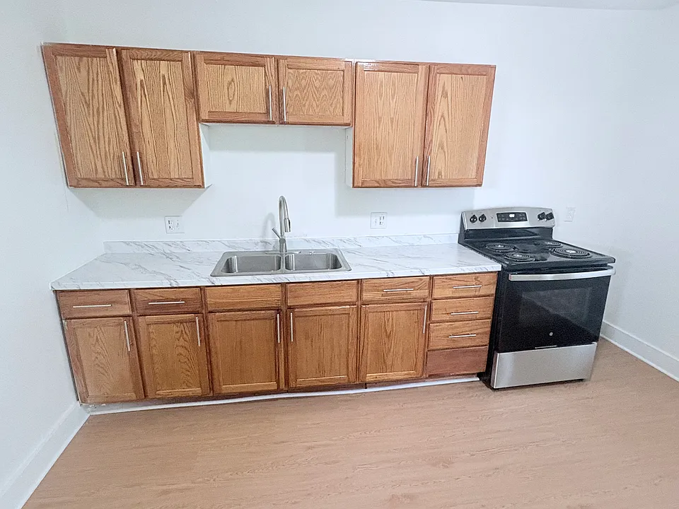 82 Malden St #2R