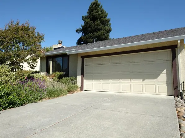 209 Prince Albert Court, Petaluma, CA 94954