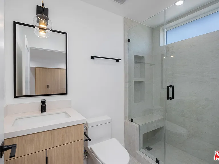 1332 Mohawk St — Photo 10