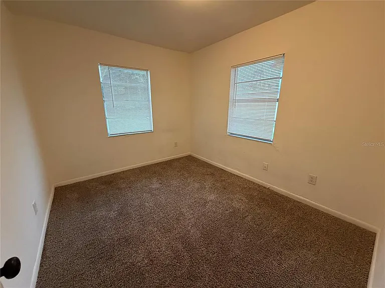2107 S Mills Ave — Photo 13