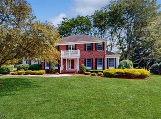 26 Jeffrey Ct, Basking Ridge, NJ 07920