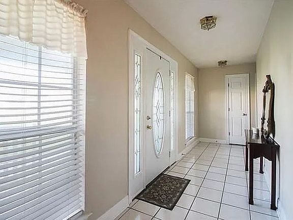 5th image of 132 Viola Ct