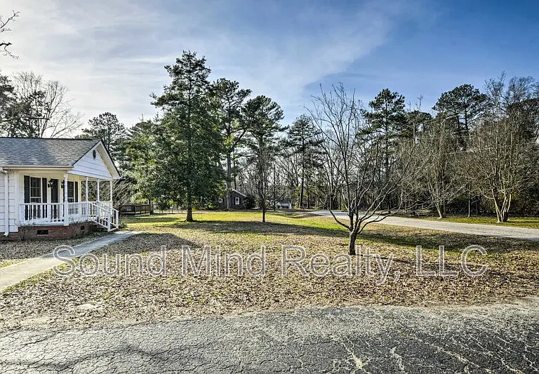 144 Parkwood Cir — Photo 35