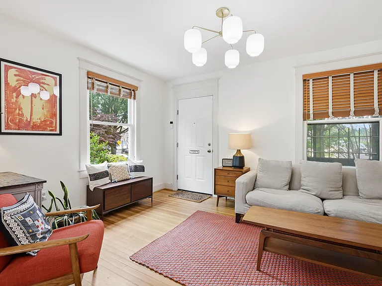 1008 Shepherd St NE — Photo 4
