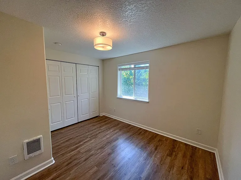 6431 SE 83rd Ave — Photo 8