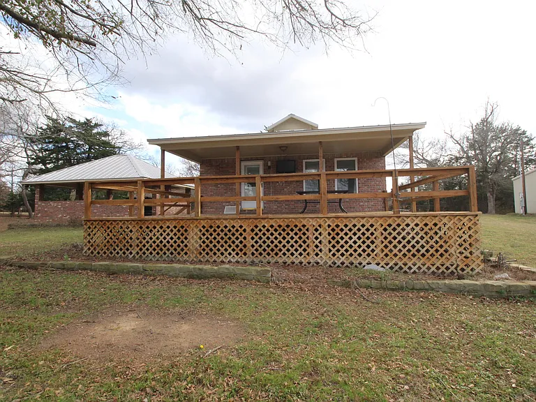 7731 FM 857 — Photo 2