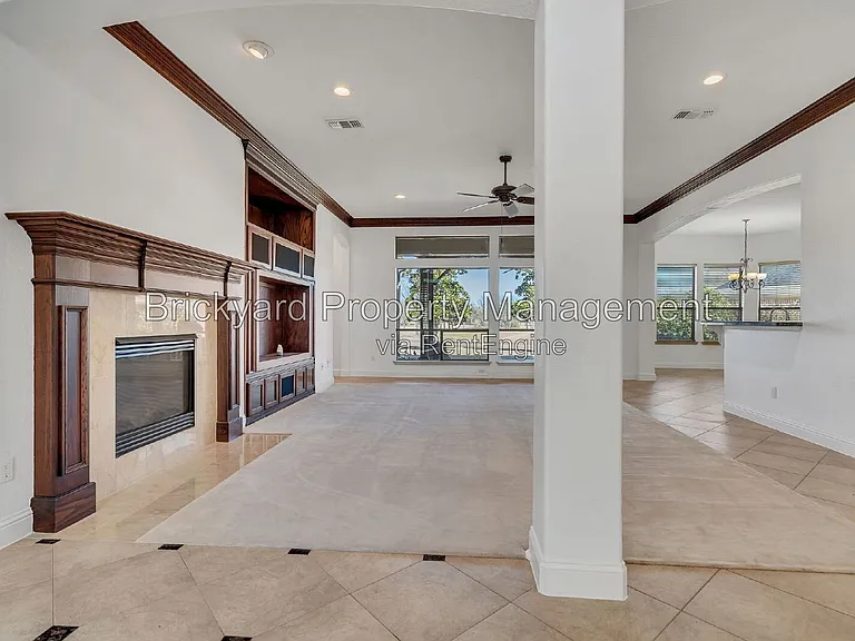 350 Pine Valley Dr — Photo 9