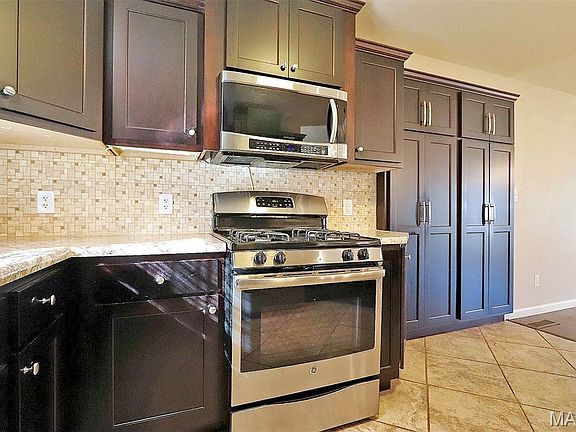 5th image of 436 Squaw Valley Dr
