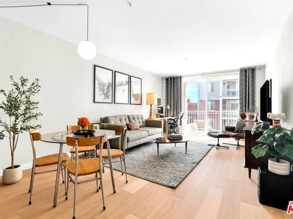 3740 Santa Rosalia Dr #302, Los Angeles, CA 90008