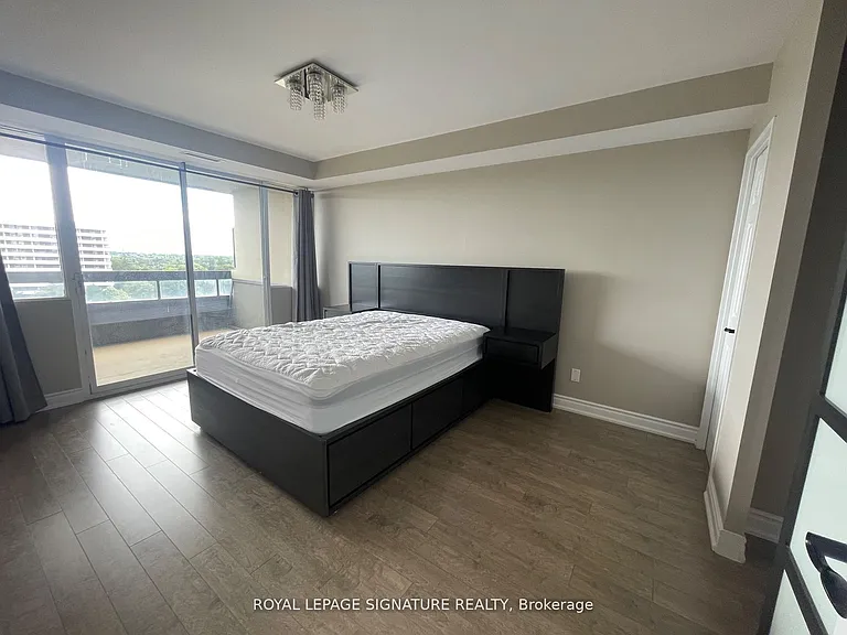 8111 Yonge St #1010 — Photo 6