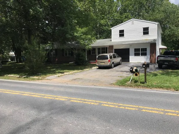589B Shelbourne Rd, Reading, PA 19606