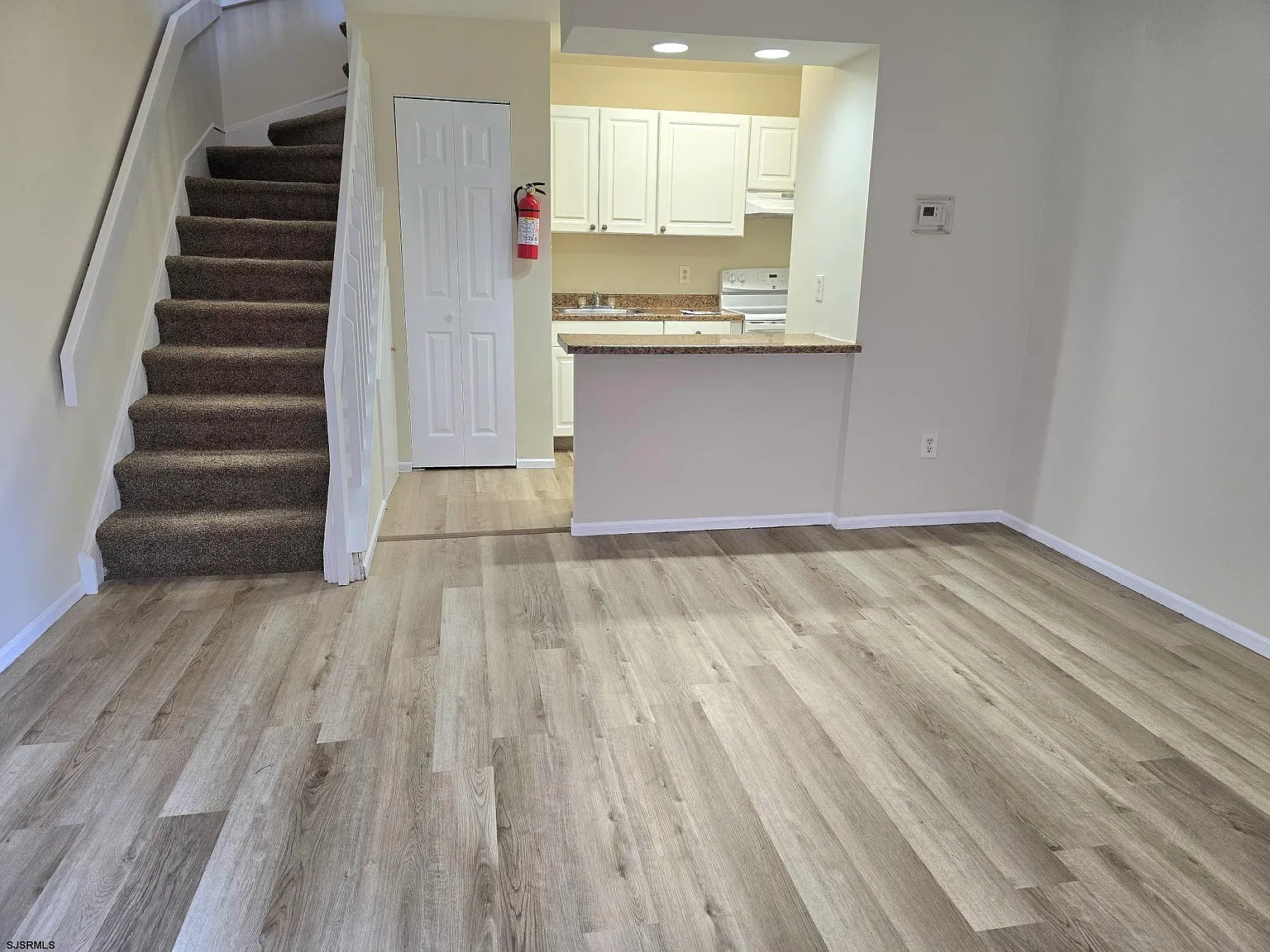 1 bed, 1.0 bath, $1,400 — Photo 3