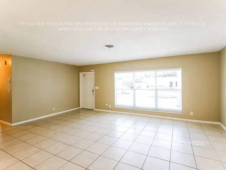 759 NW 7th St — Photo 3