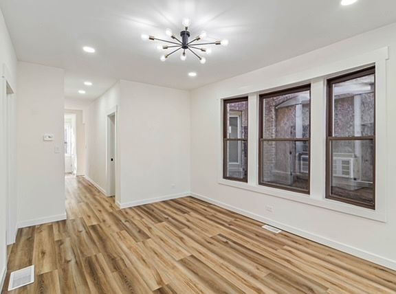 4th image of 1018 N Harding Ave