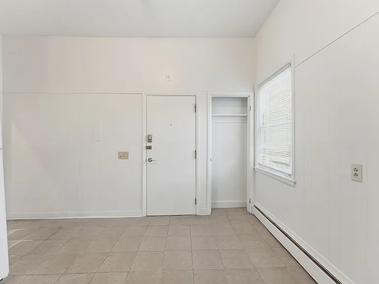 85 Parade St #1R — Photo 10