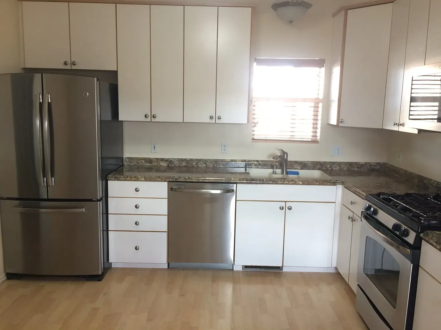 380 N Main St — Photo 1