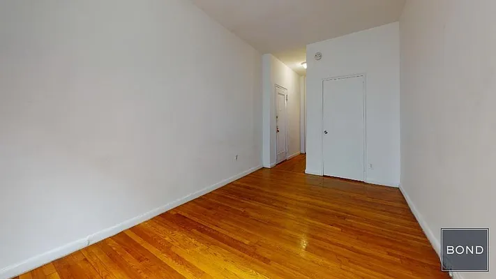 Rented by Bond New York | media 3