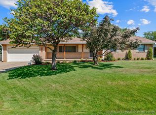 3704 SE Velma Dr, Bartlesville, OK 74006