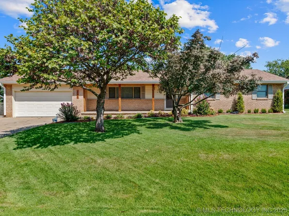 3704 SE Velma Dr, Bartlesville, OK 74006