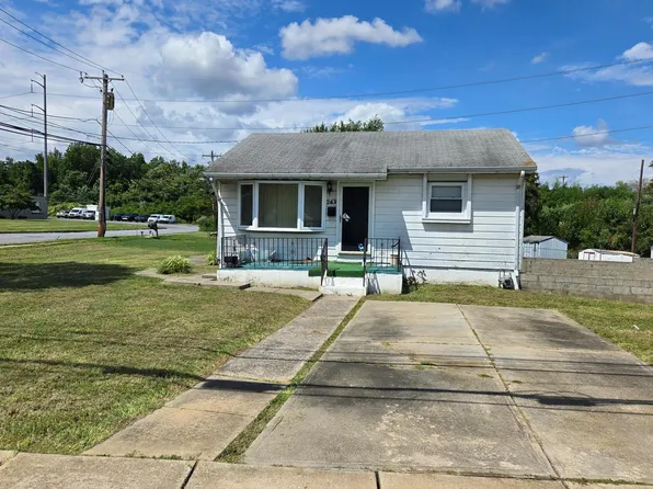 2434 Green St, Chester, PA 19013