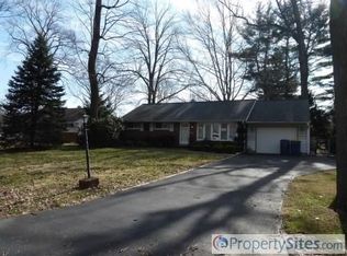 611 Winding Rd, Hatboro, PA 19040