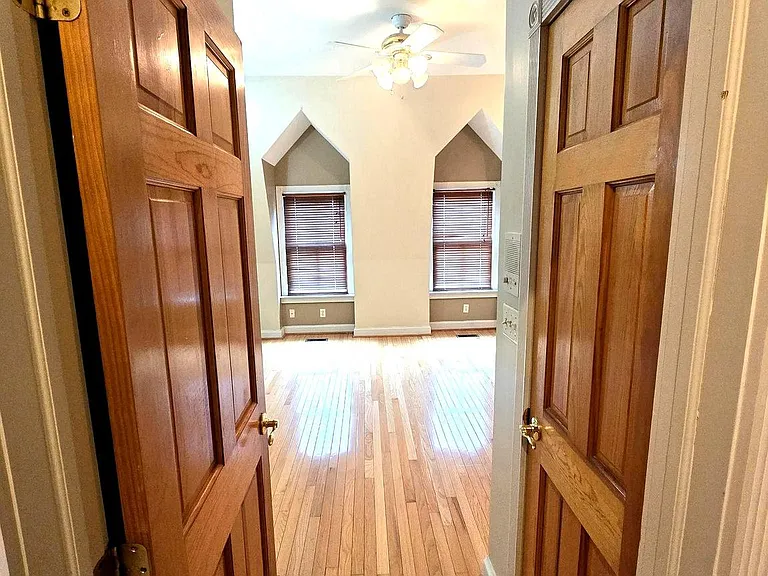704 S Bond St — Photo 19