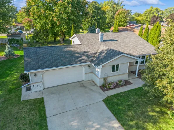 422 Fawn Dr, Brillion, WI 54110